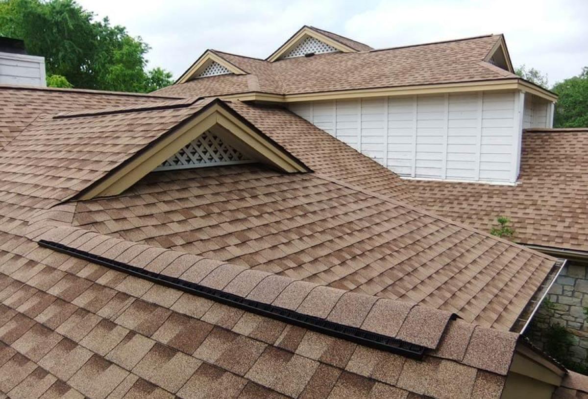 Битумните керемиди са приложими към почти всякакъв вид покриви