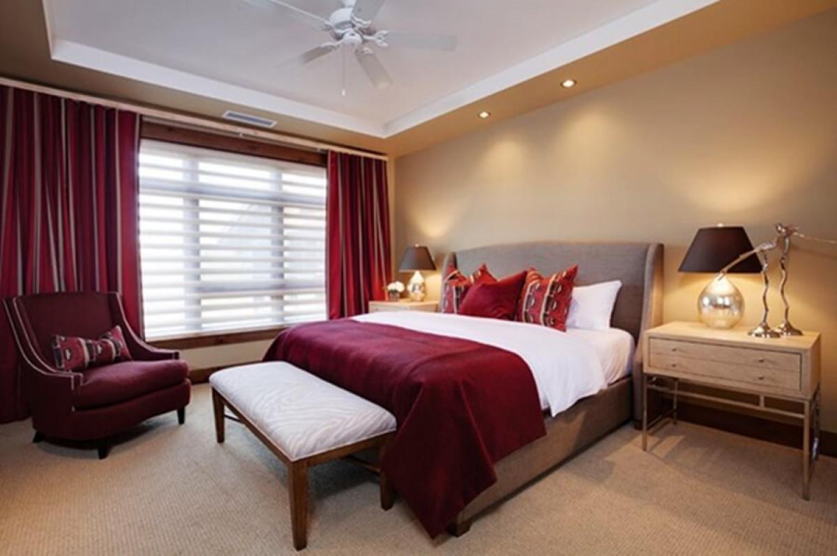 Марсала в спалнята