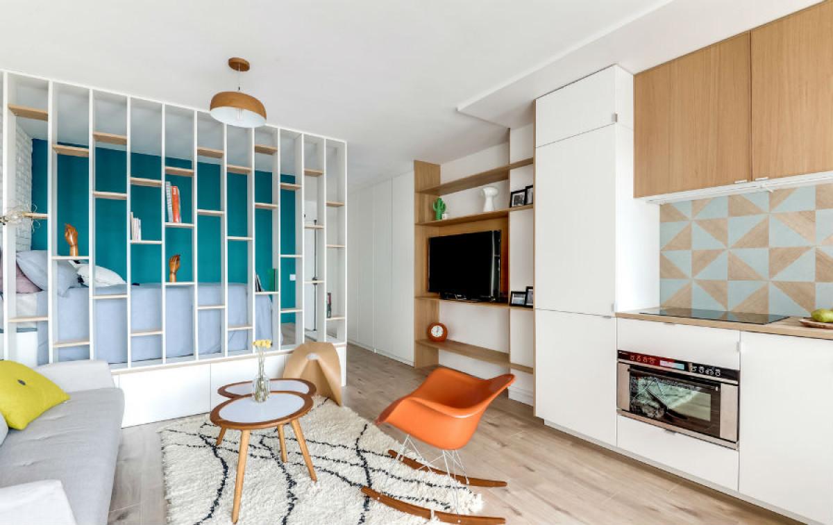 Оригинална преграда дели жилищната площ на две части