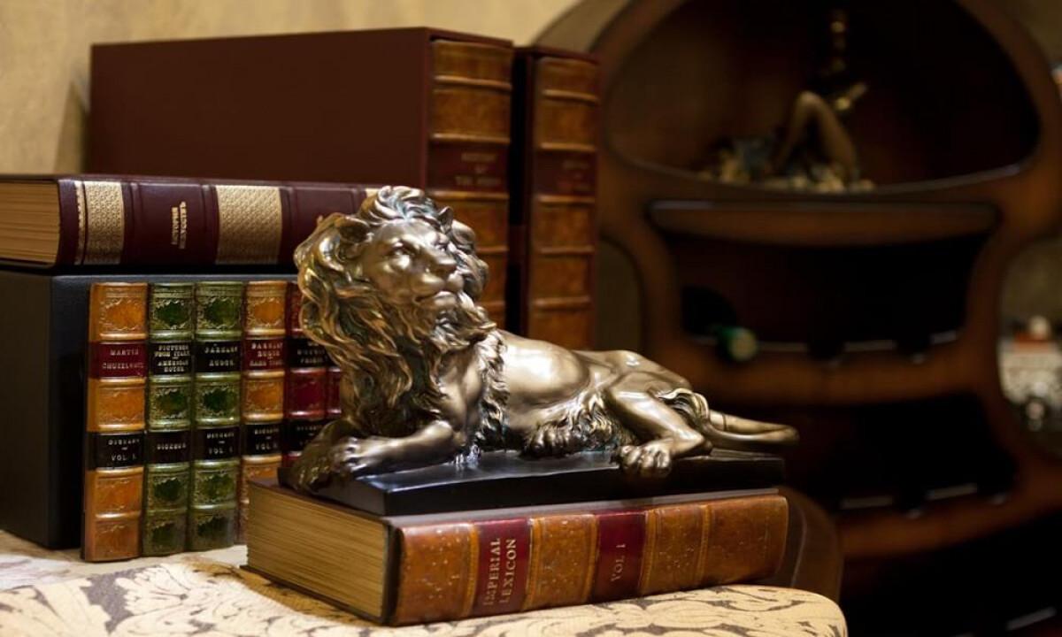 Класическият стил обича статуетките