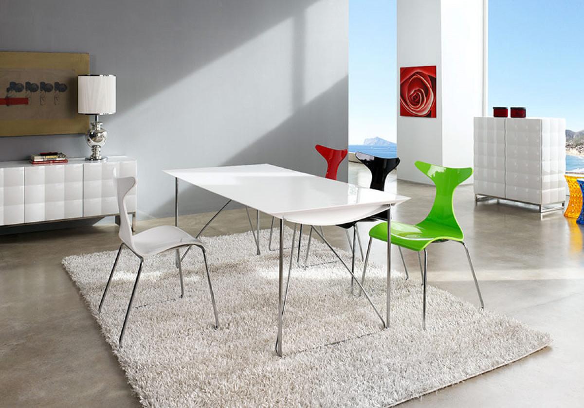 Пластмасови столове за артистична кухня