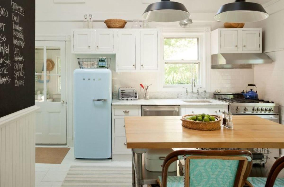 Обзаведете се с малка маса