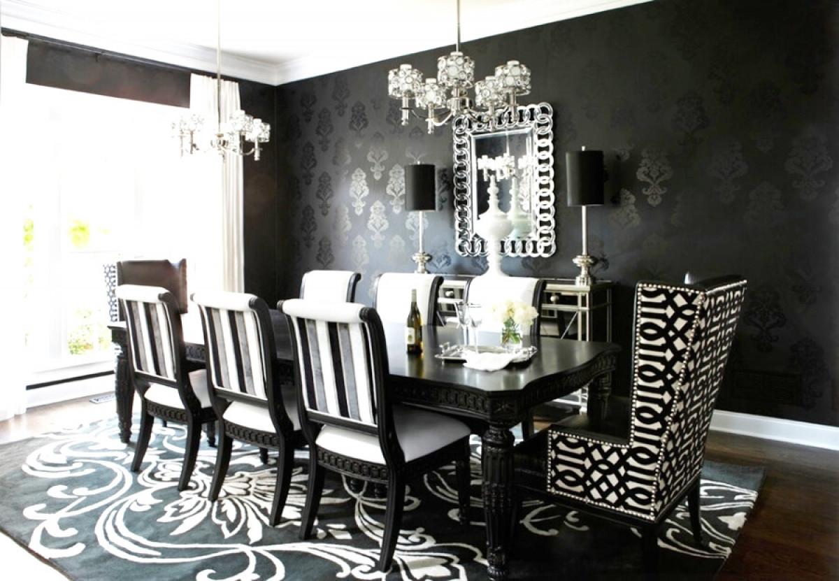 Трапезна маса, сякаш извадена от машина на времето