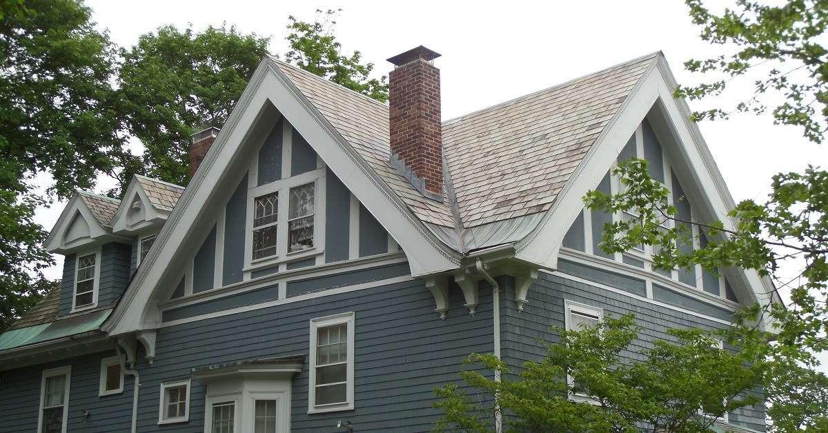 Двустатен покрив за частен дом