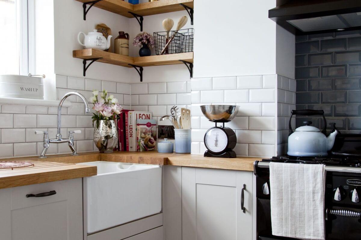 Осигурете практични отворени рафтове