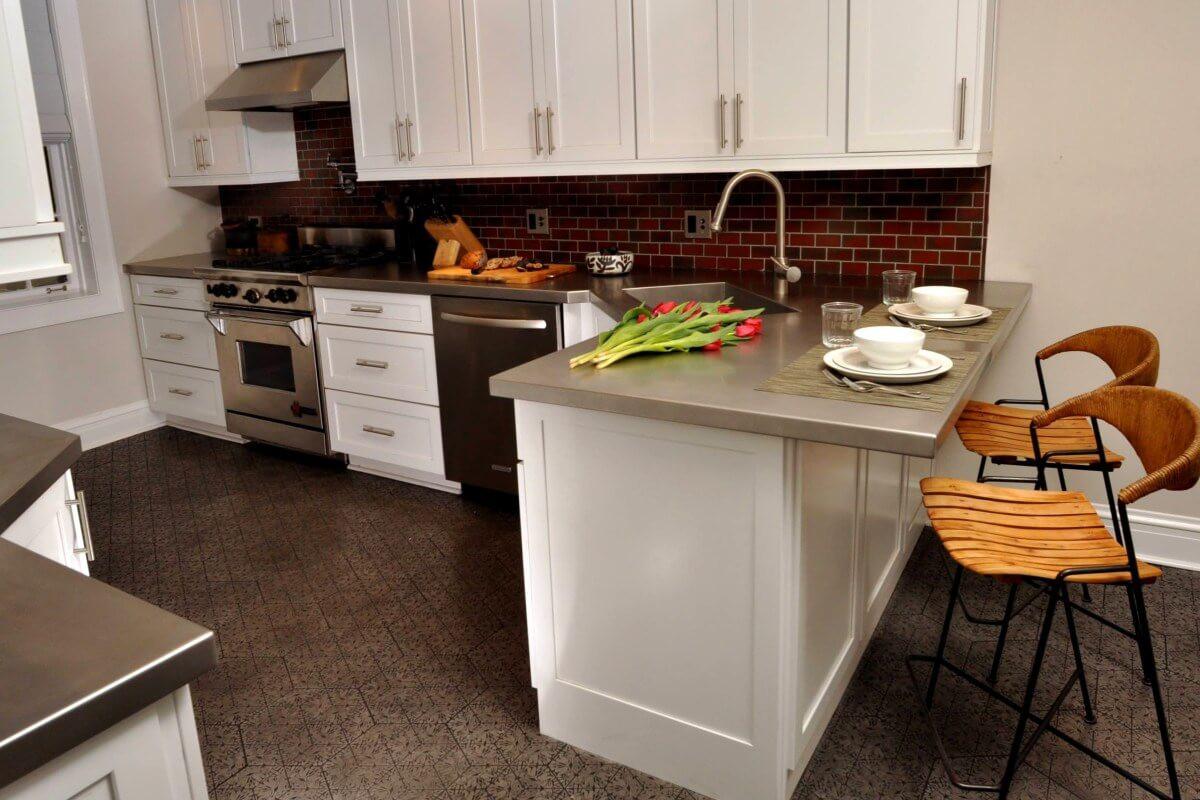 Бъдете креативни и поставете мивката именно в ъгъла на кухненския модул