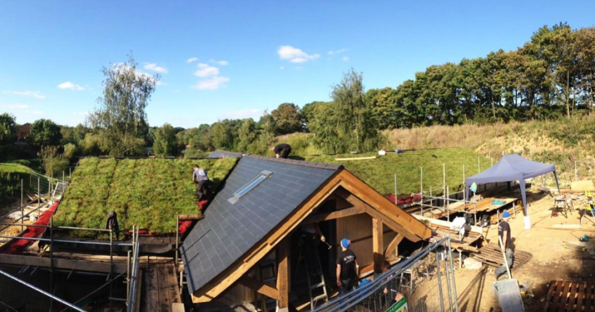 Зелен покрив върху съществуваща сграда