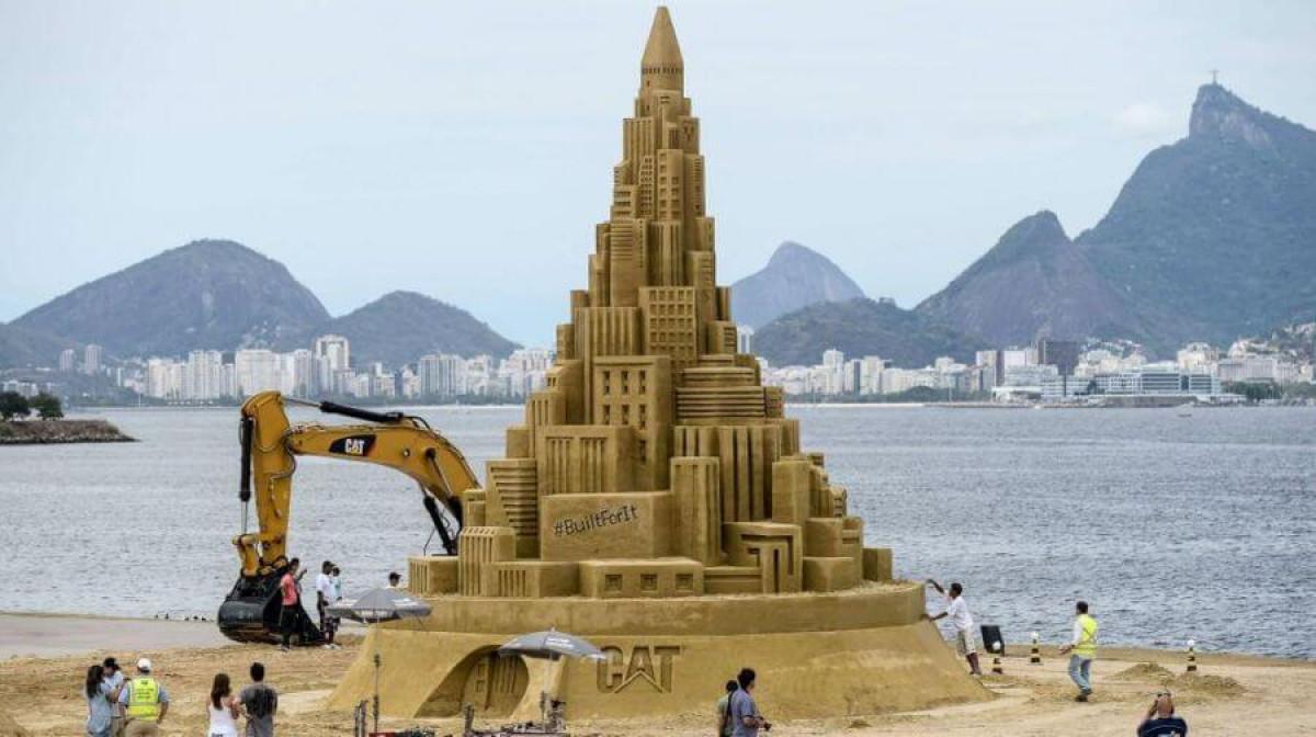 12-метров пясъчен замък!