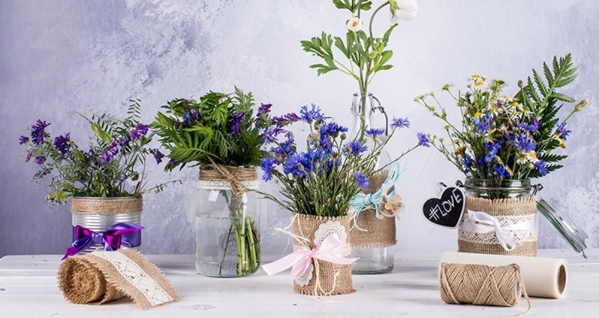 Буркани с цветя