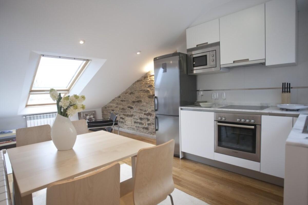 Изберете компактно обзавеждане, съобразено с размерите на помещението