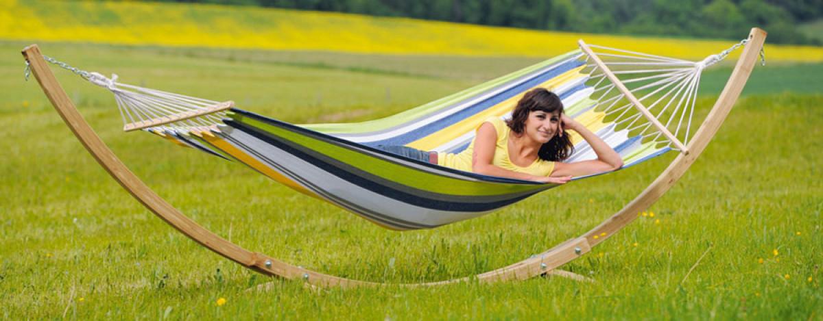 Удобен хамак за следобедна дрямка в градината