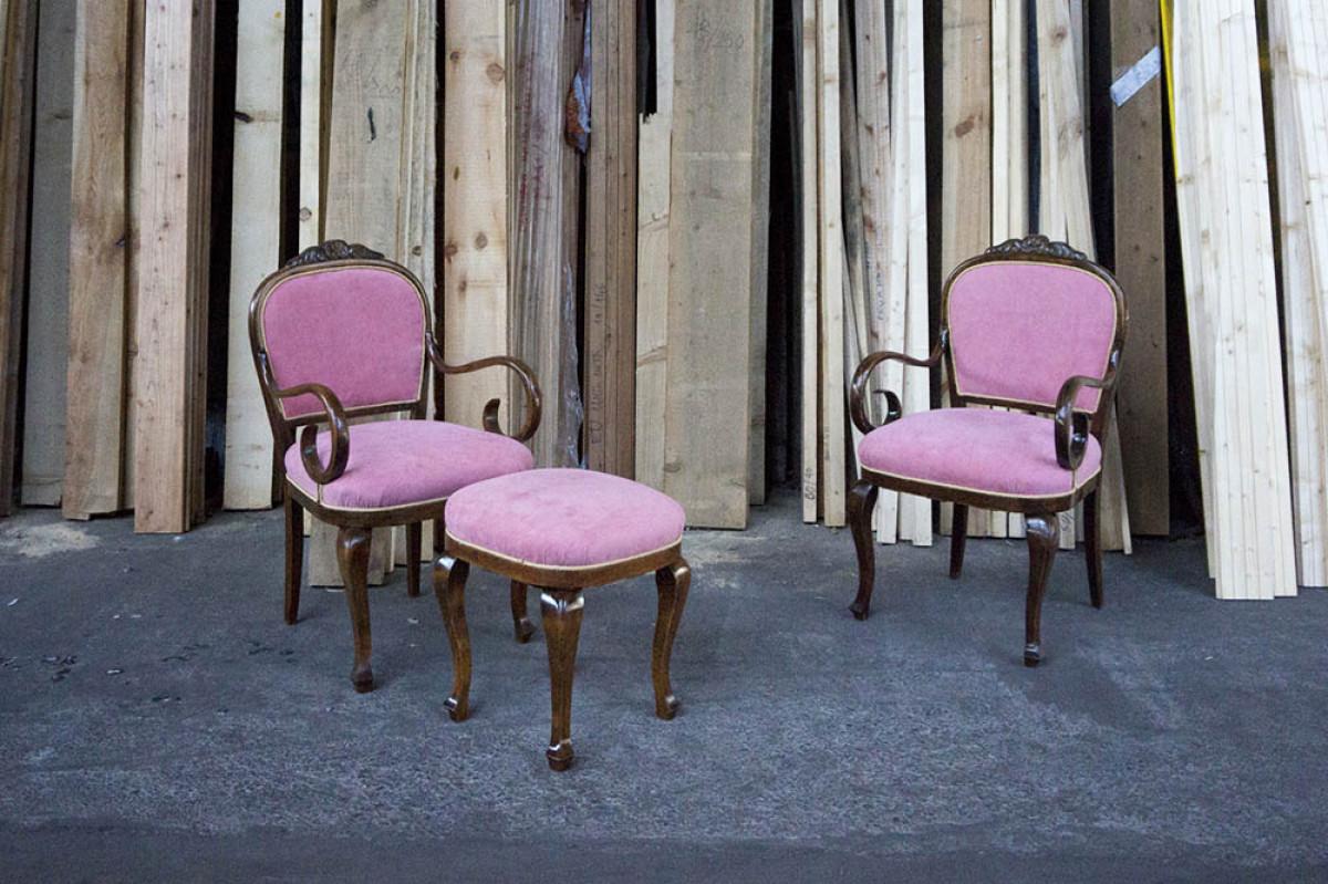 Столът "Българска роза"