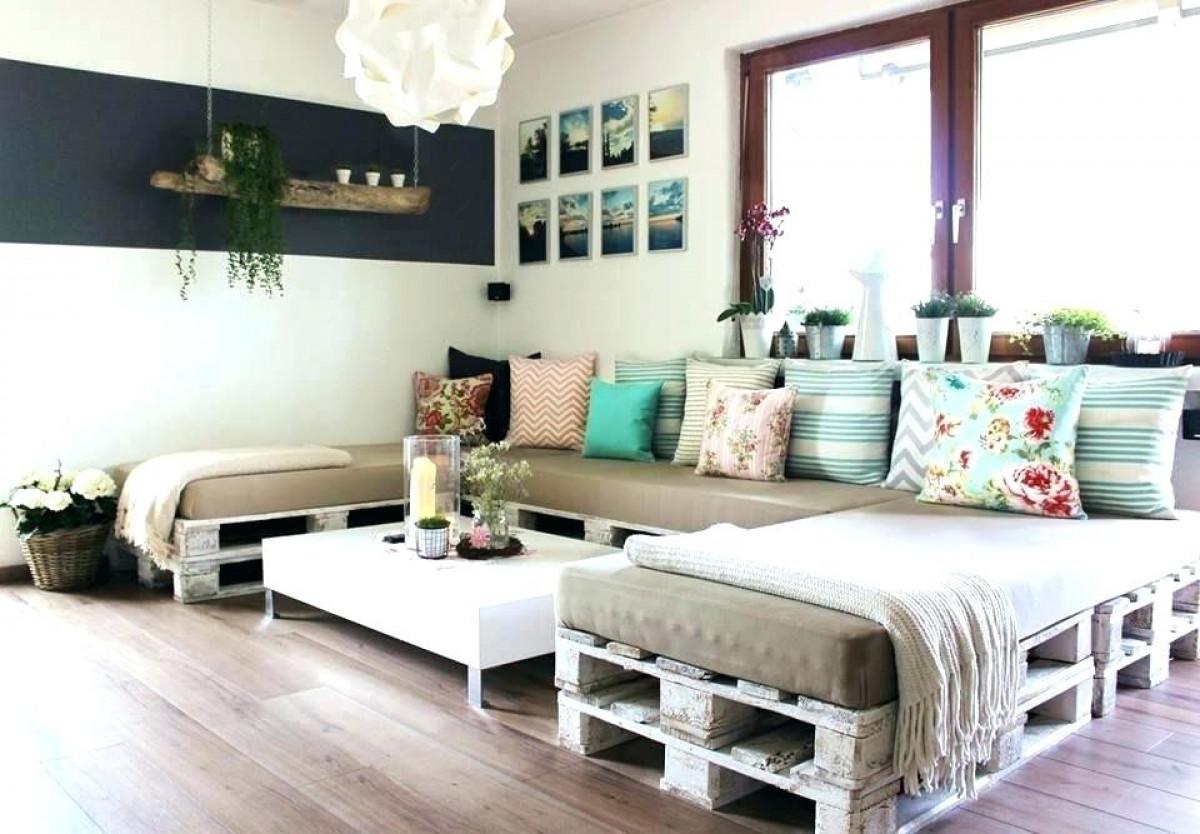 Диван от палети за вашия таван