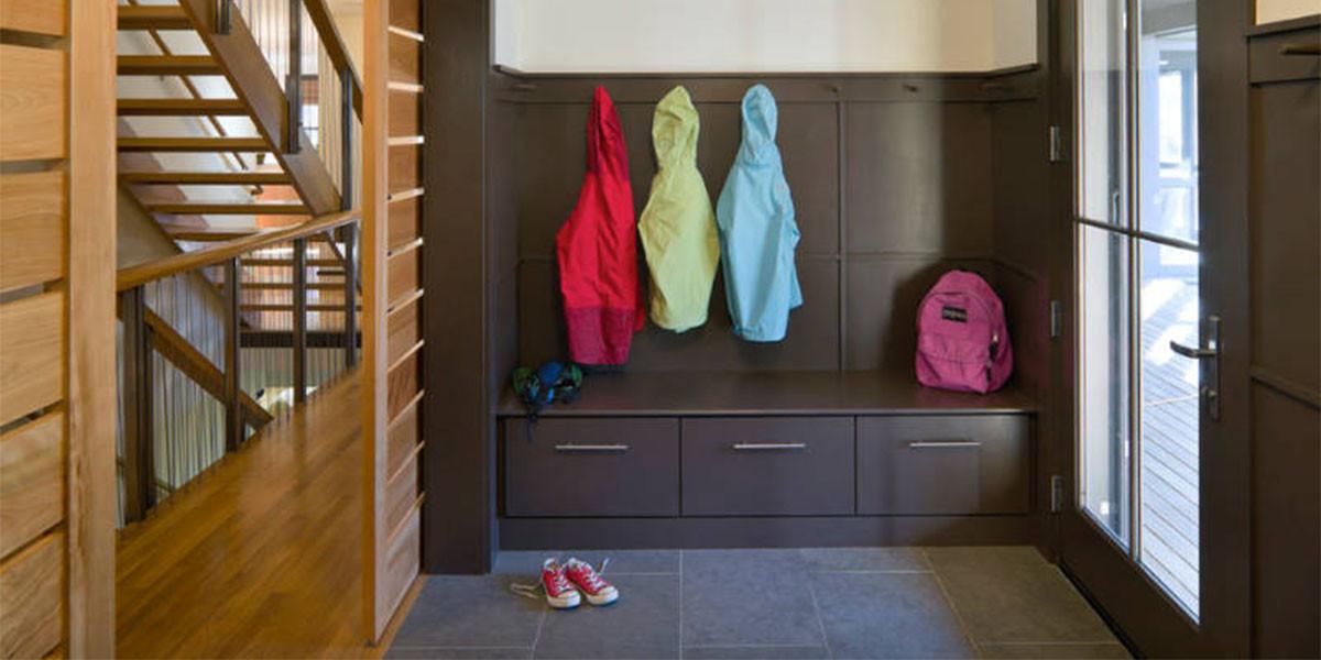Предвидете място за калните обувки и влажни якета