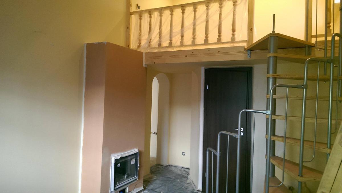 изграждане на втори етаж-вита стълба, камина