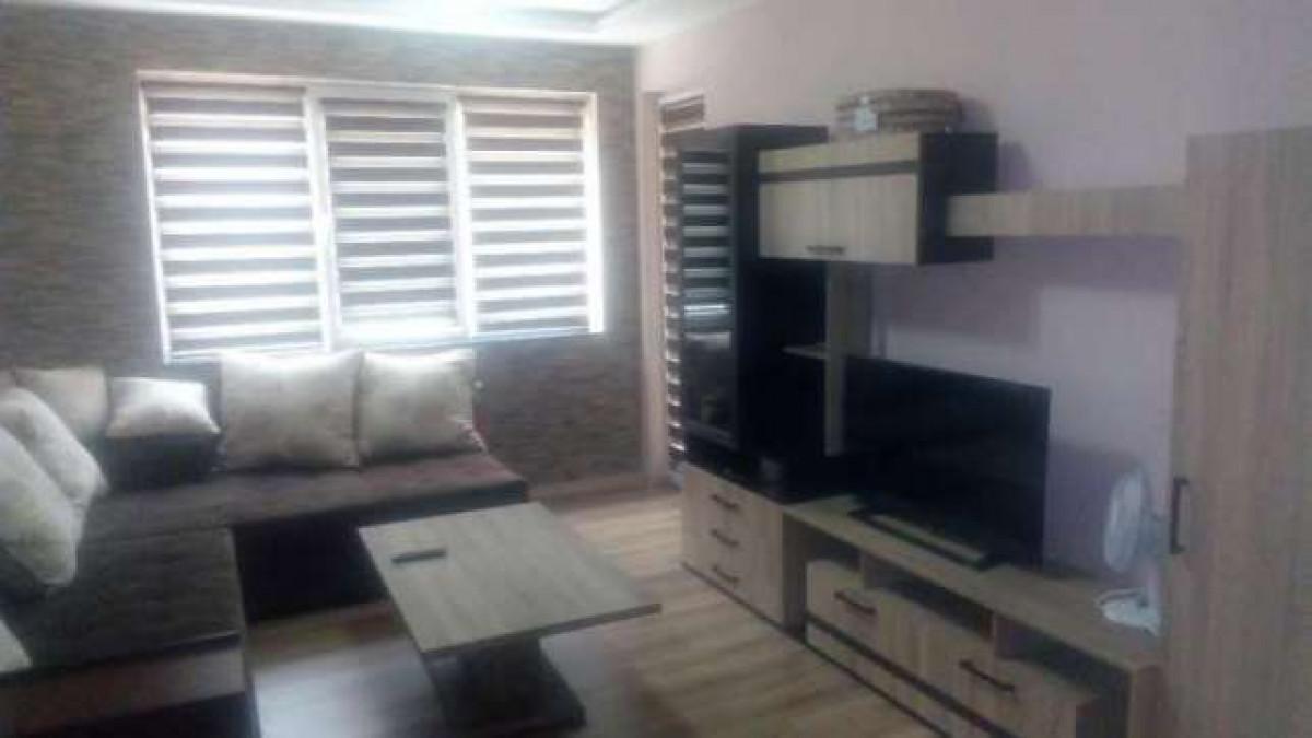 декоративна стена от камък в хол