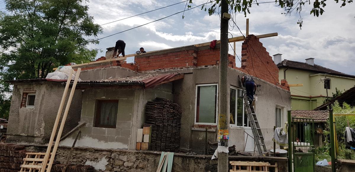 Ремонт и изграждане на покриви" от Зоистрой2017Еоод.