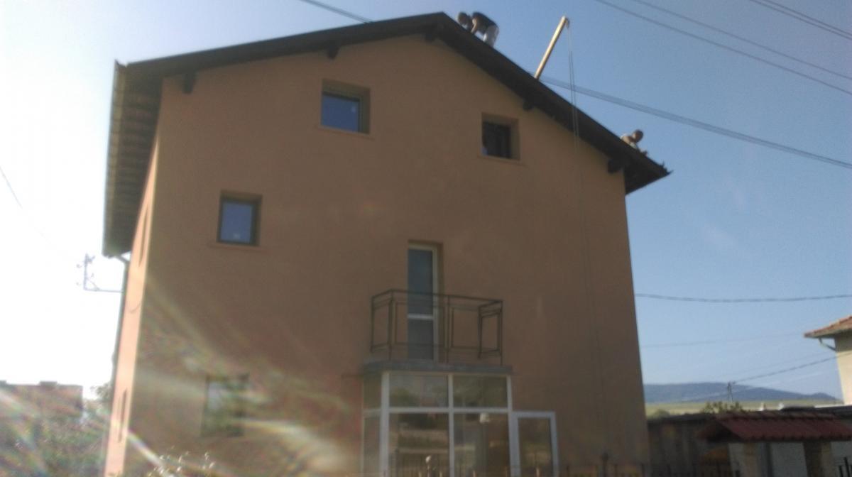 Изграждане на покрив и монтаж на топлоизолация