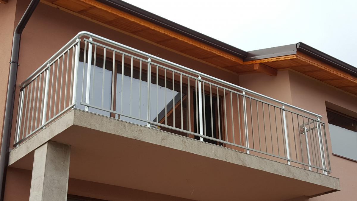 Алуминиев парапет тип решетка за балкон