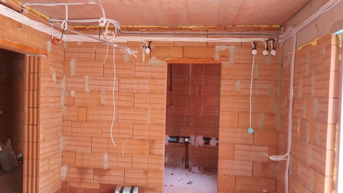 къща, готова за мазилка