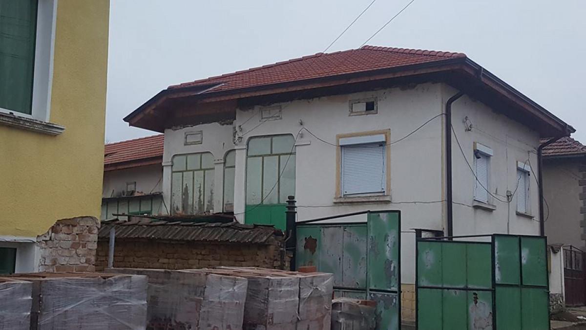 професионално изграждане на покриви и доставка на арт безшевни улуци халета къщи