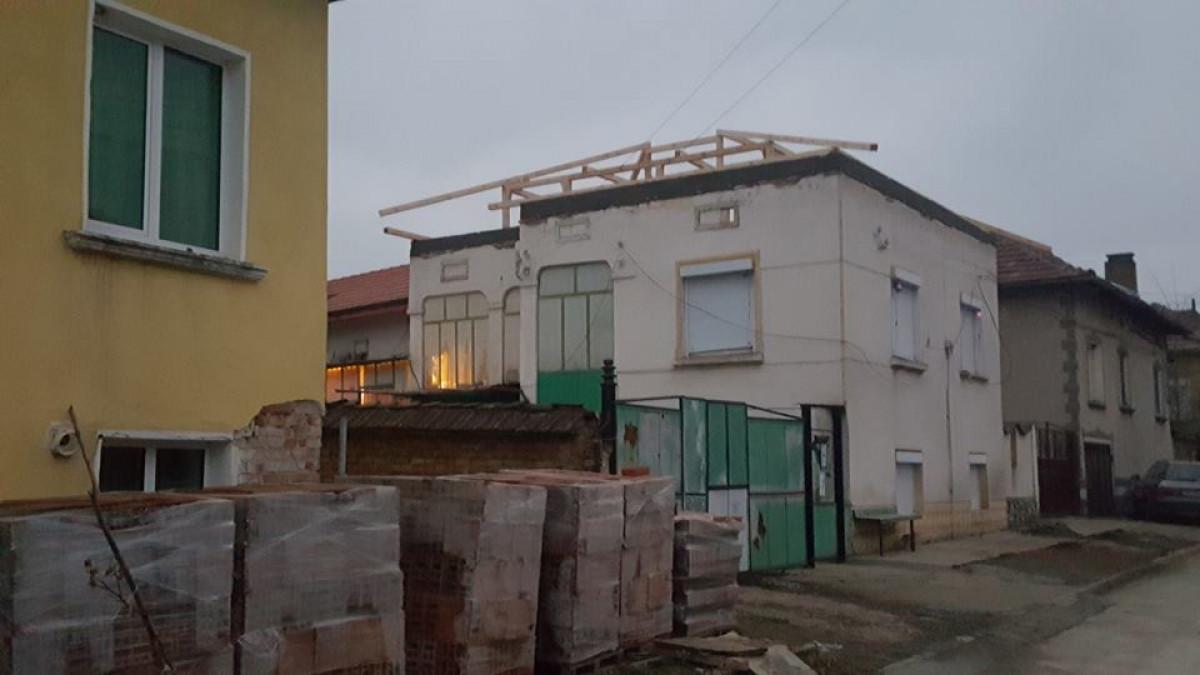 професионално изграждане на покриви и доставка на арт безшевни улуци халета къщи