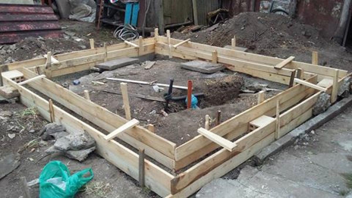 Подготовка за външна тоалетна в с.Буйново