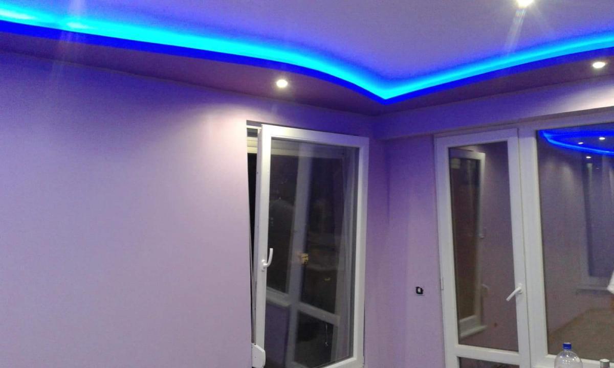 Таван, стени , осветление и боя.