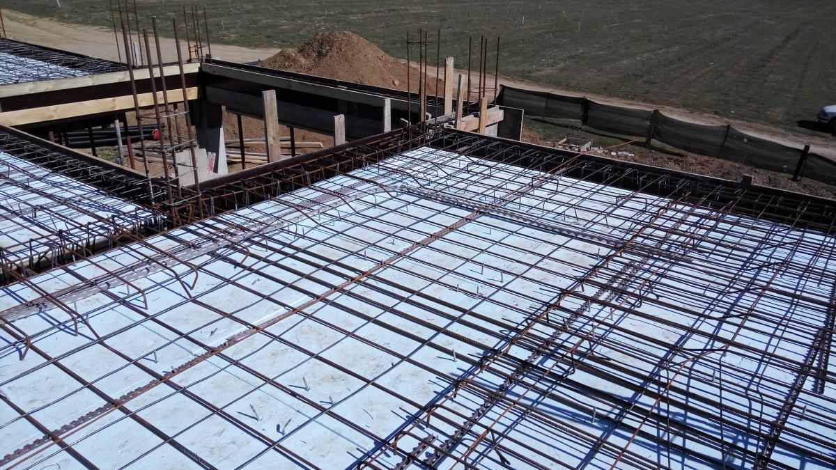 Полагане на гофрини тръби в СТБ плоча за осветителна инсталация на новострояща се къща 2