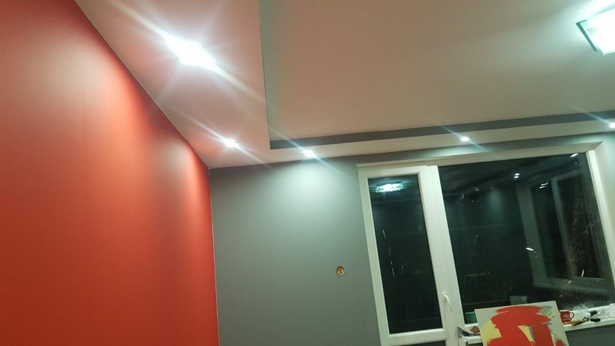 Таван две нива и осветление