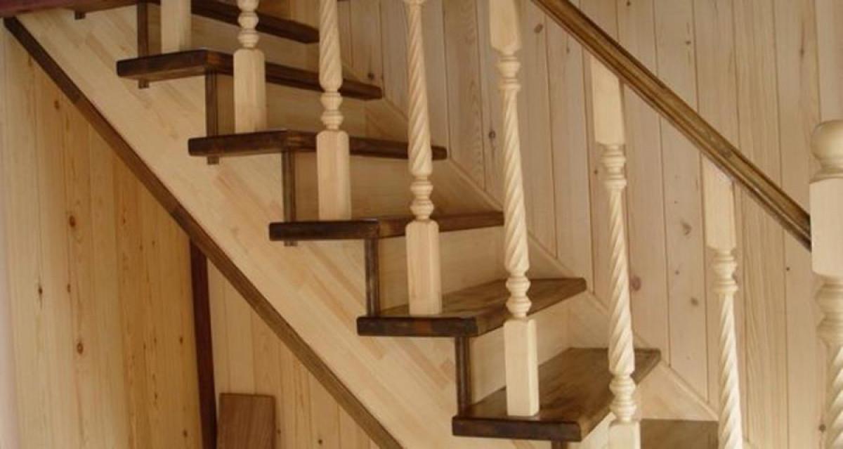 Нарушаване на повърхността на дървената стълба от термични ефекти, насекоми и плесени