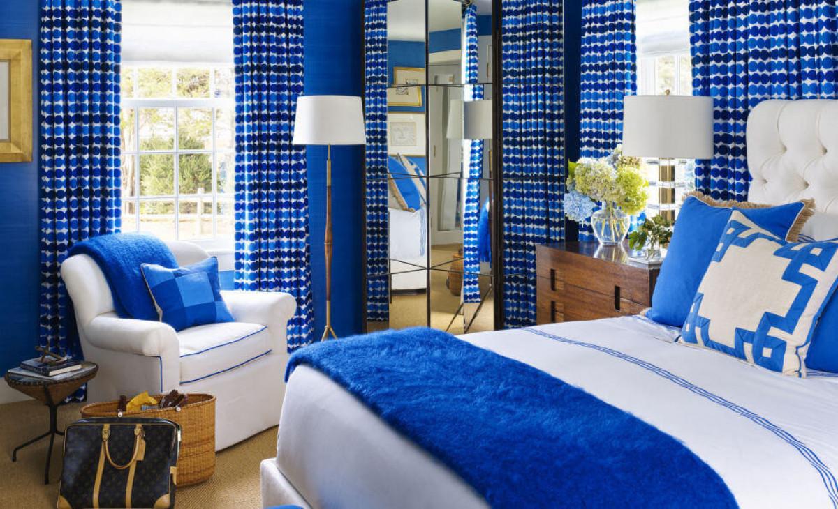 Тъмносиня спалня