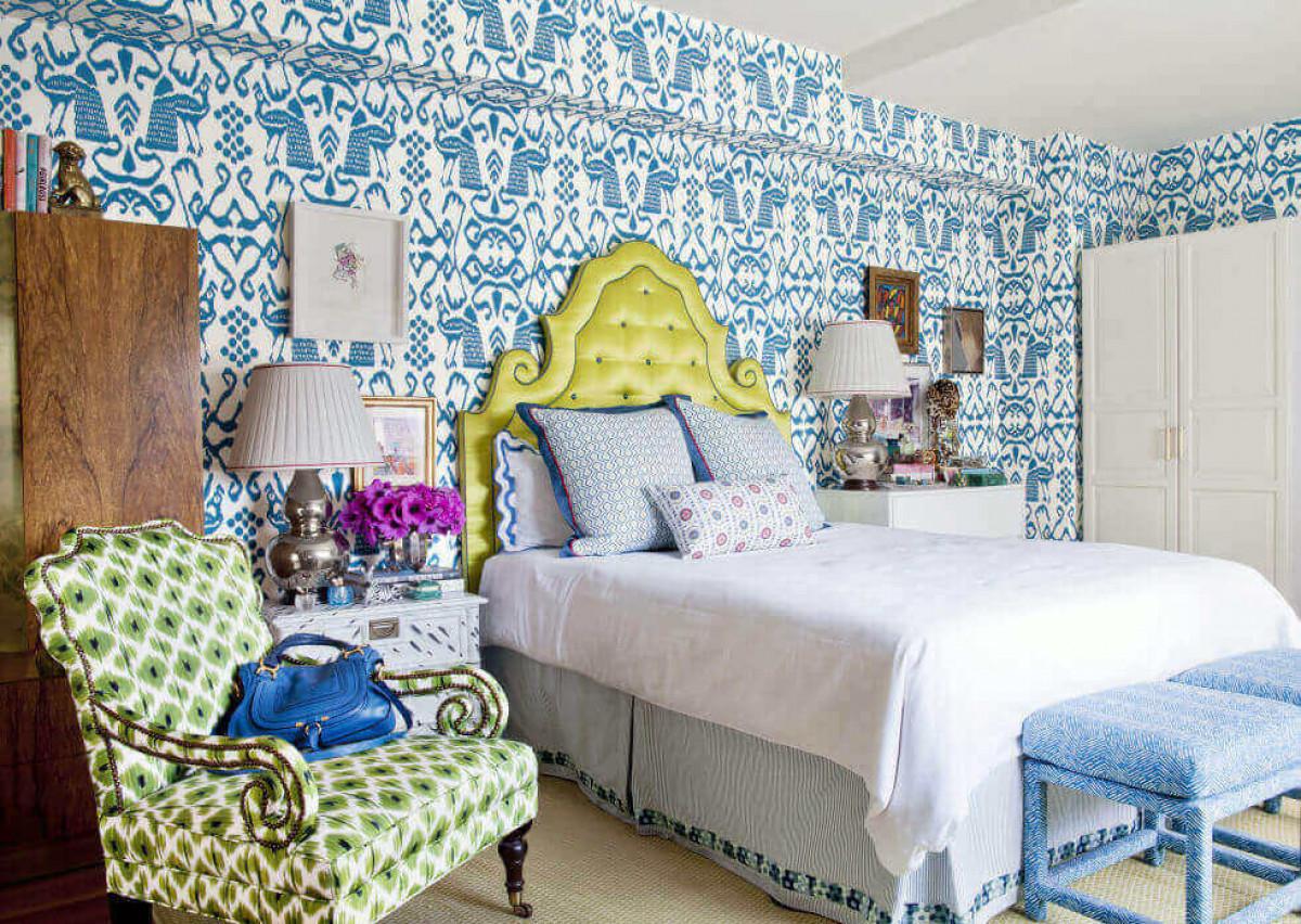 Сини арт тапети в спалнята