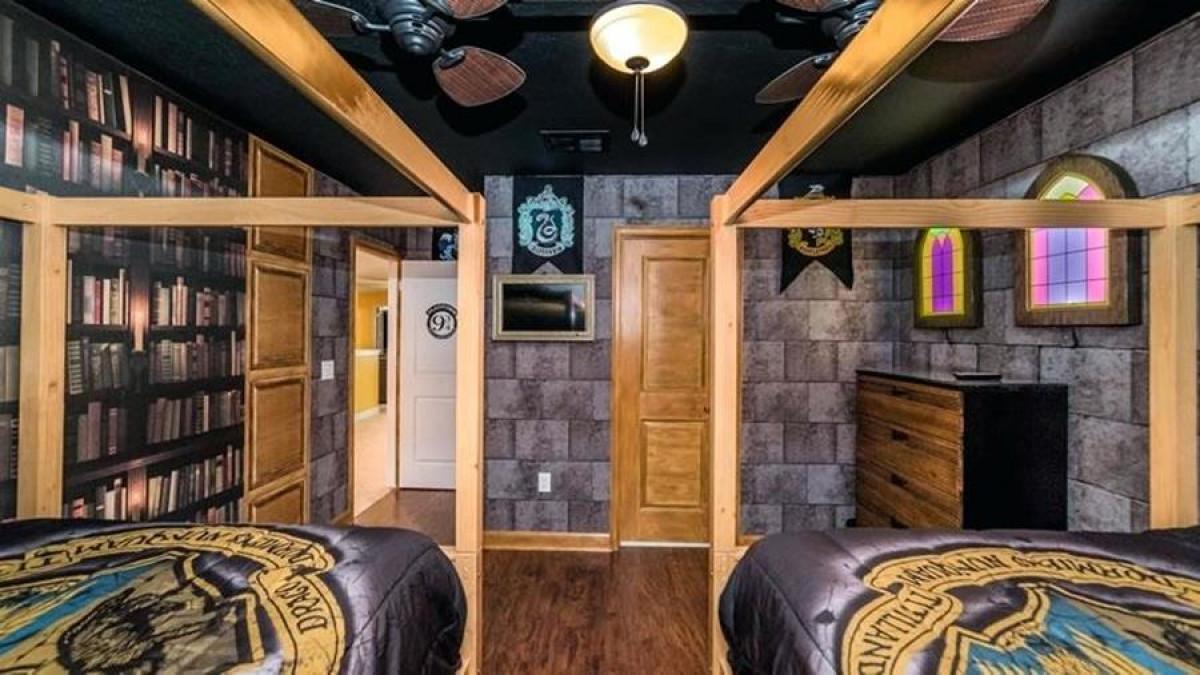 Вариант 3 за детска стая в стил Хари Потър