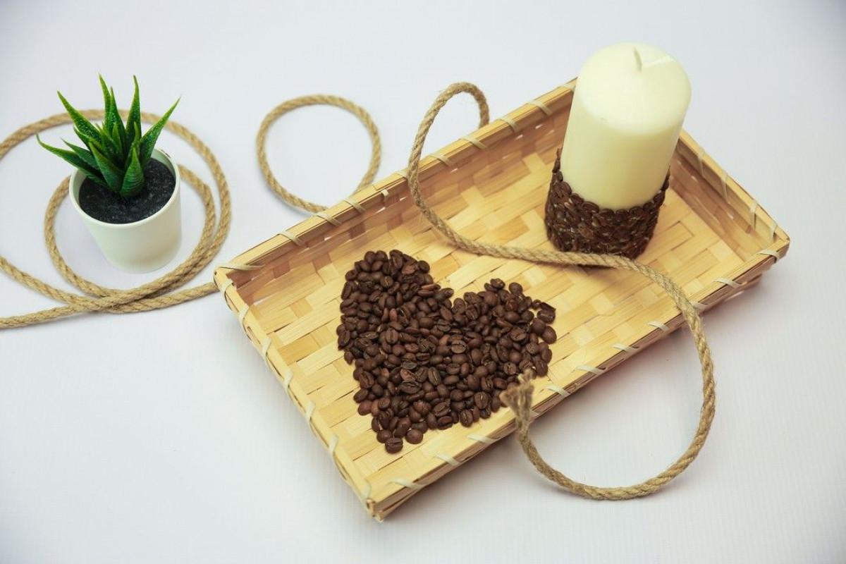 Свещ с аромат и визия на кафе…