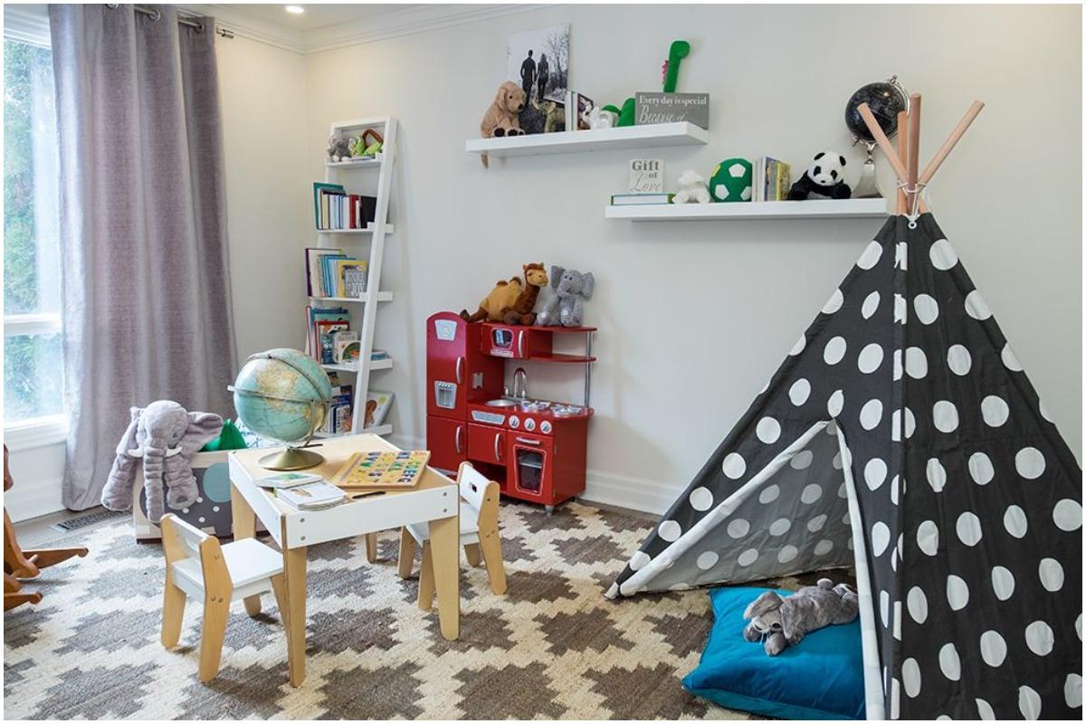 Създайте отделен кът, в който да играе детето ви