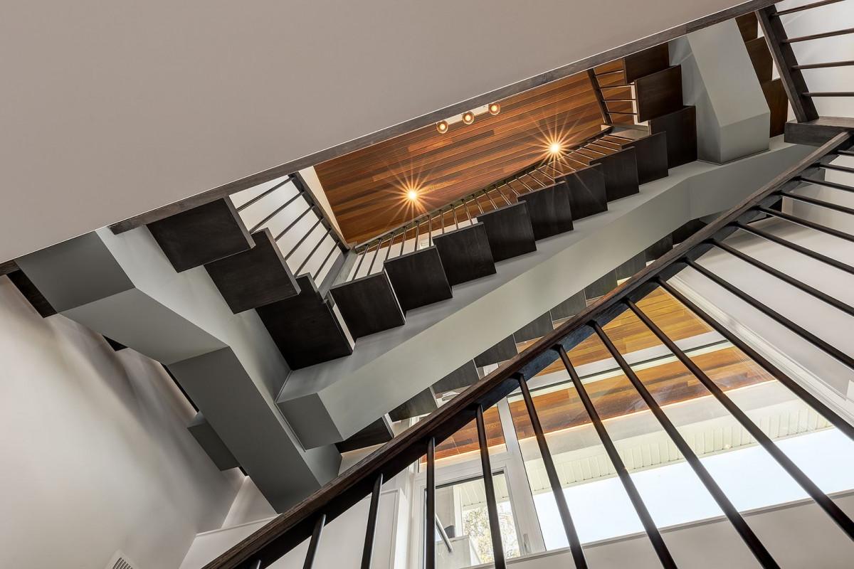 Стълбището...