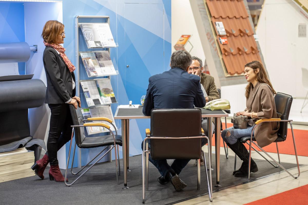 Вратата и фасади