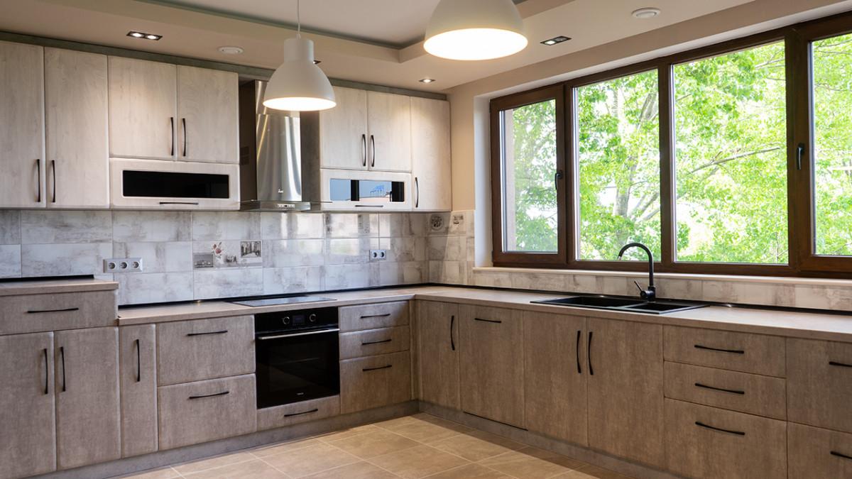 Дневна с кухня