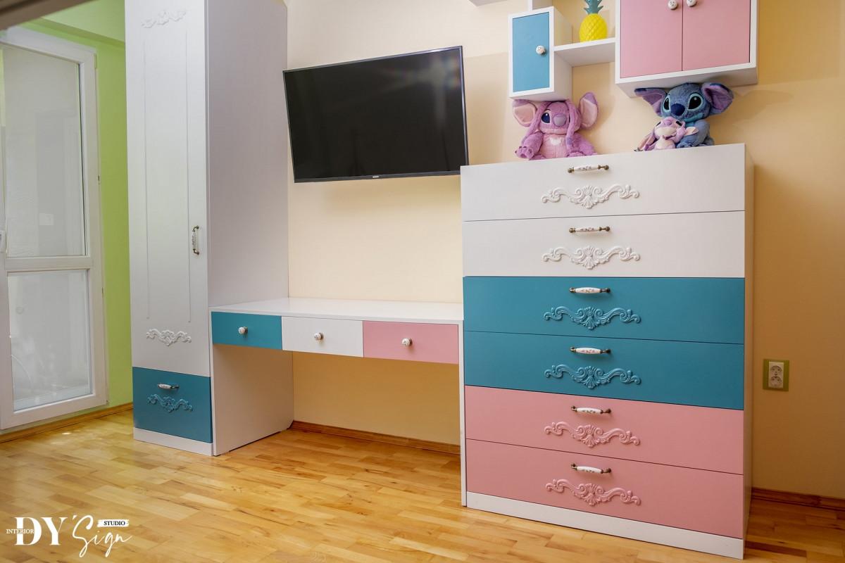 Гардероб, скрин и бюро