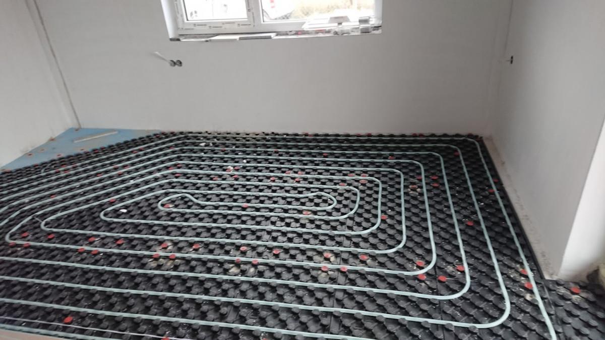 Полагане водно подово отопление