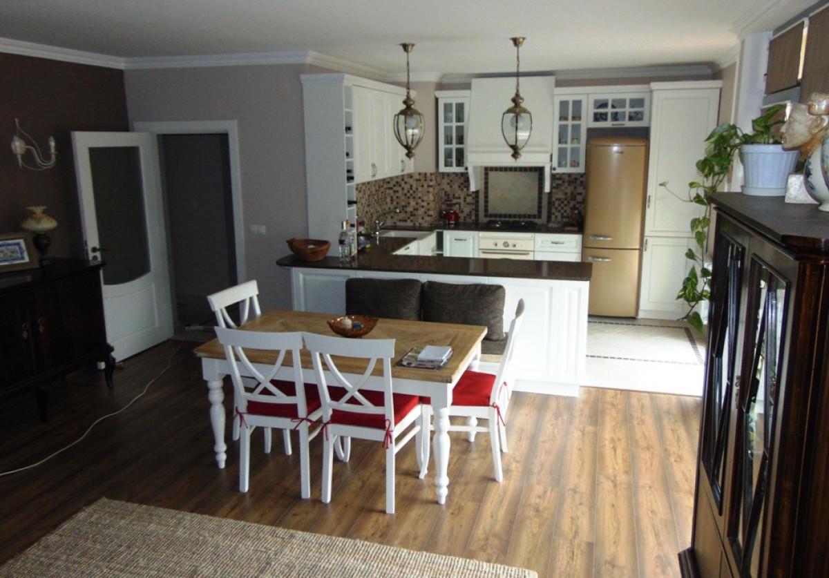 Класическа кухня от масивен дъб с патина _7