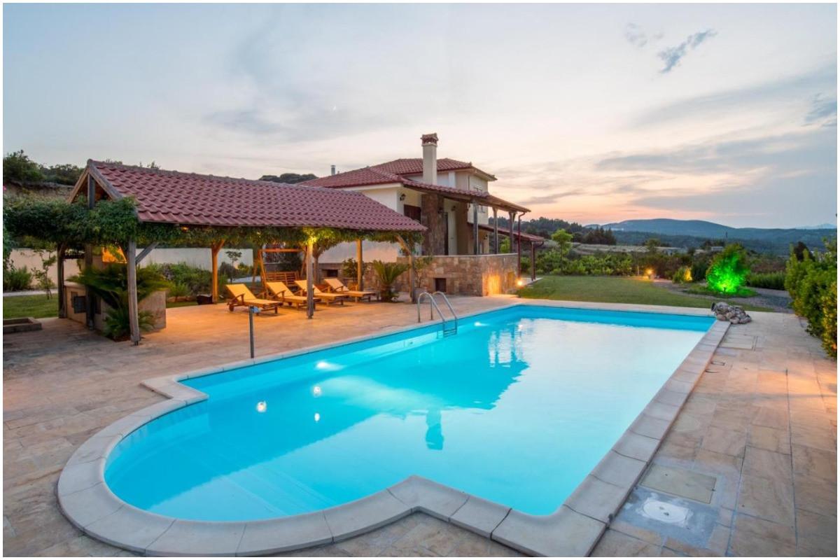 Как формата на басейна повлиява на бюджета