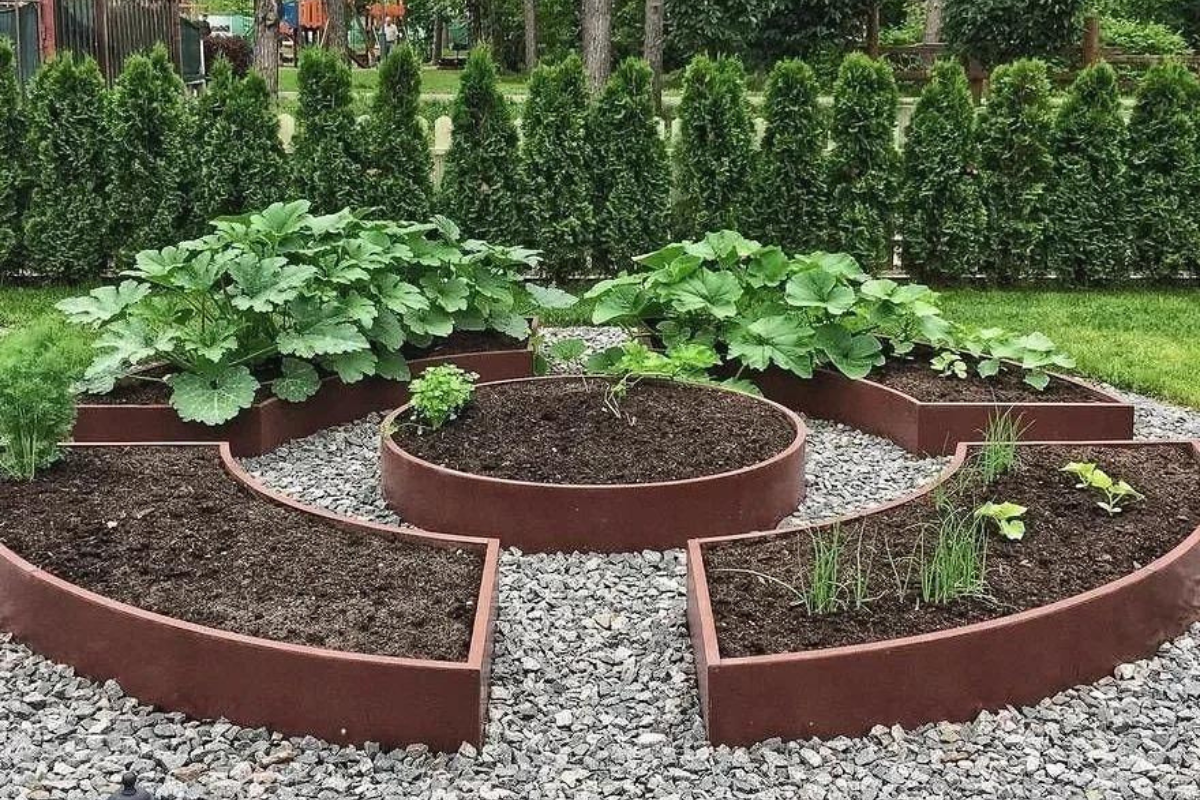 Френска градина и кошници