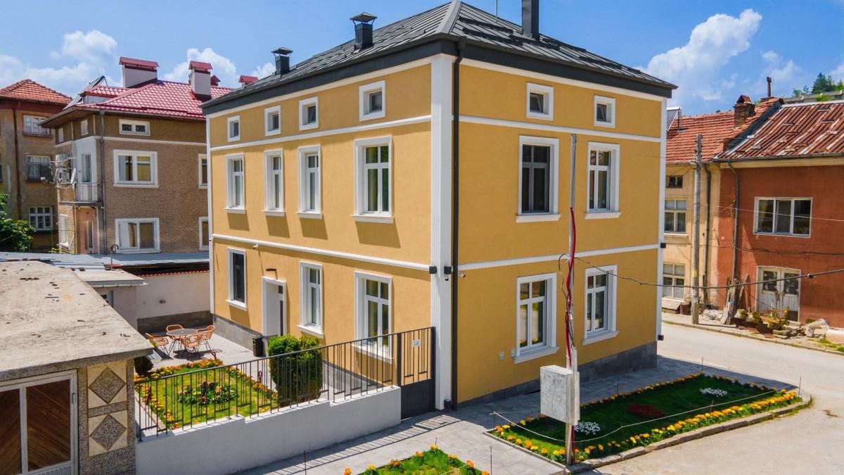 269BF9F1-EE6F-4D88-BAE0-2F03FE929B86