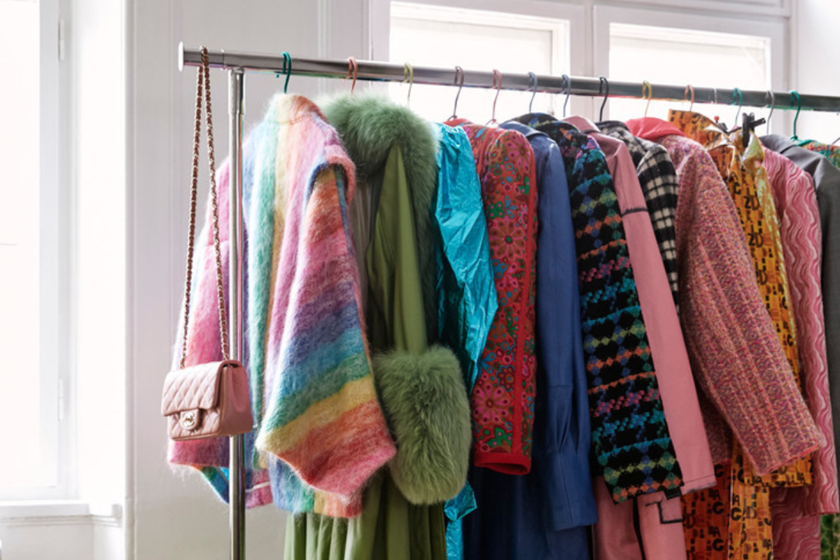 Стойка за дрехи