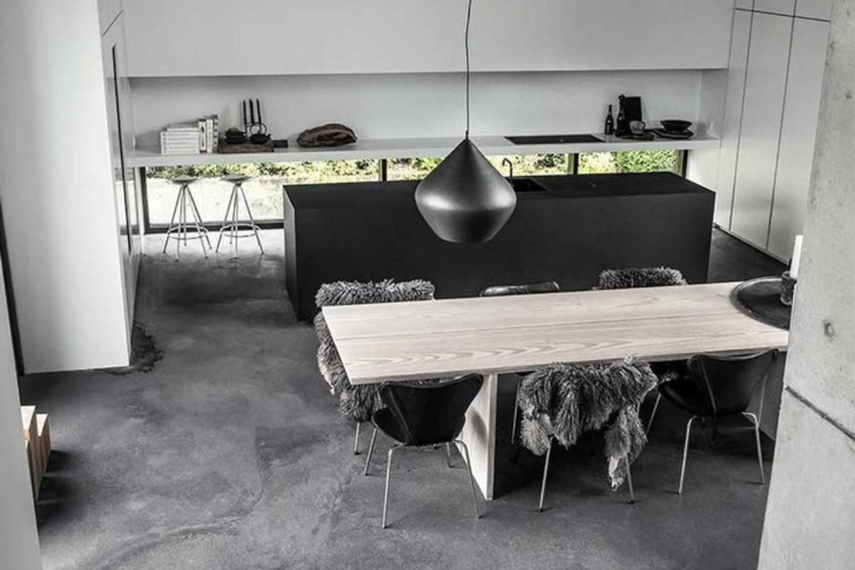 Черен кухненски остров