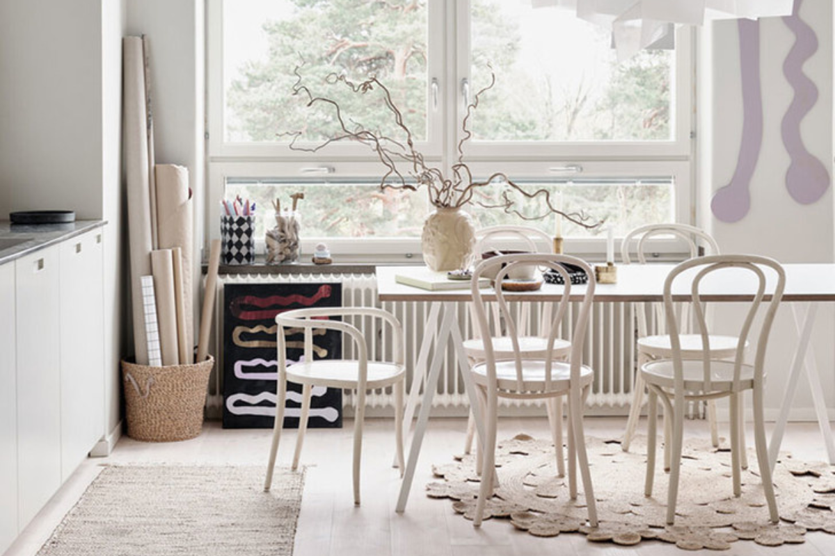 Бели стени - главен елемент на интериора