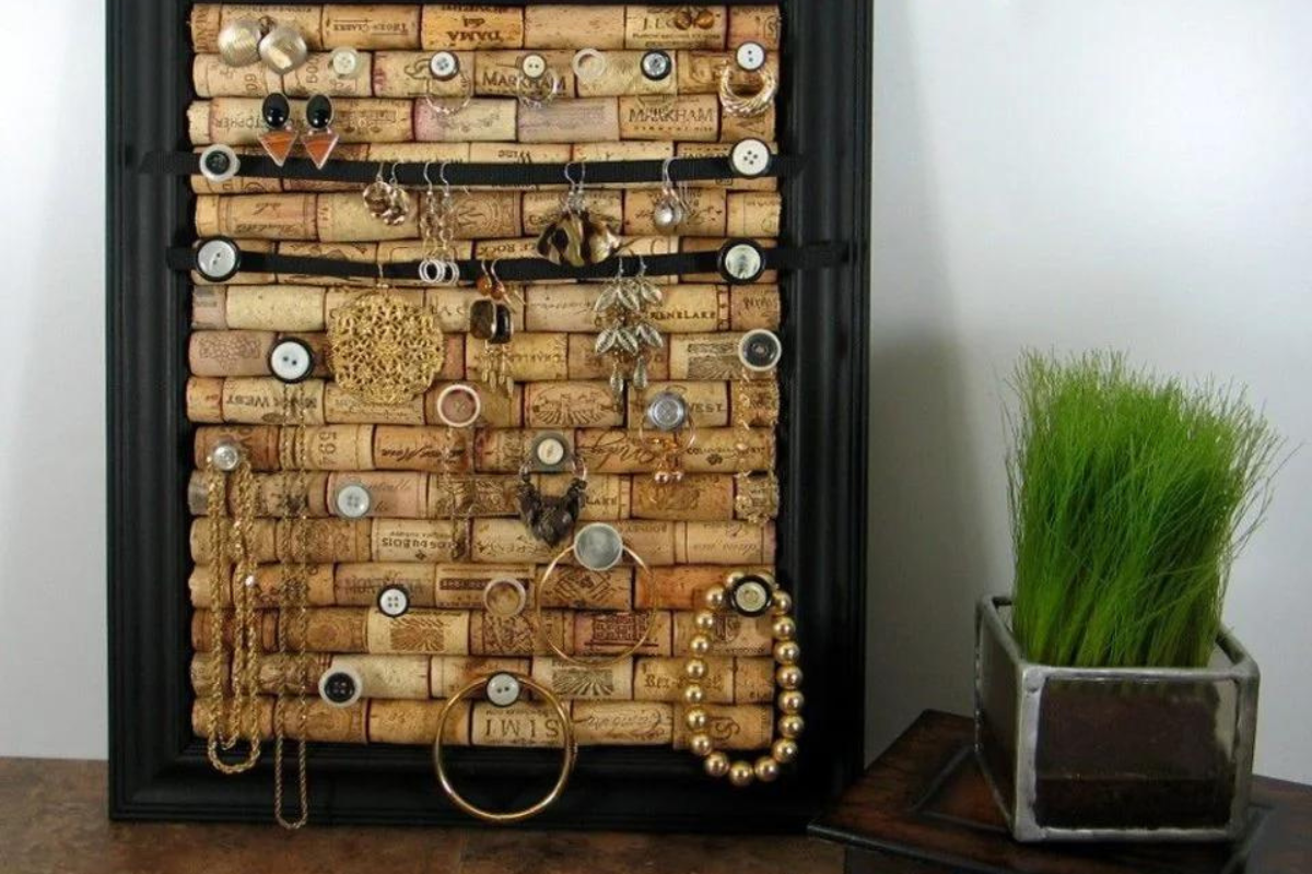 Поставка за бижута