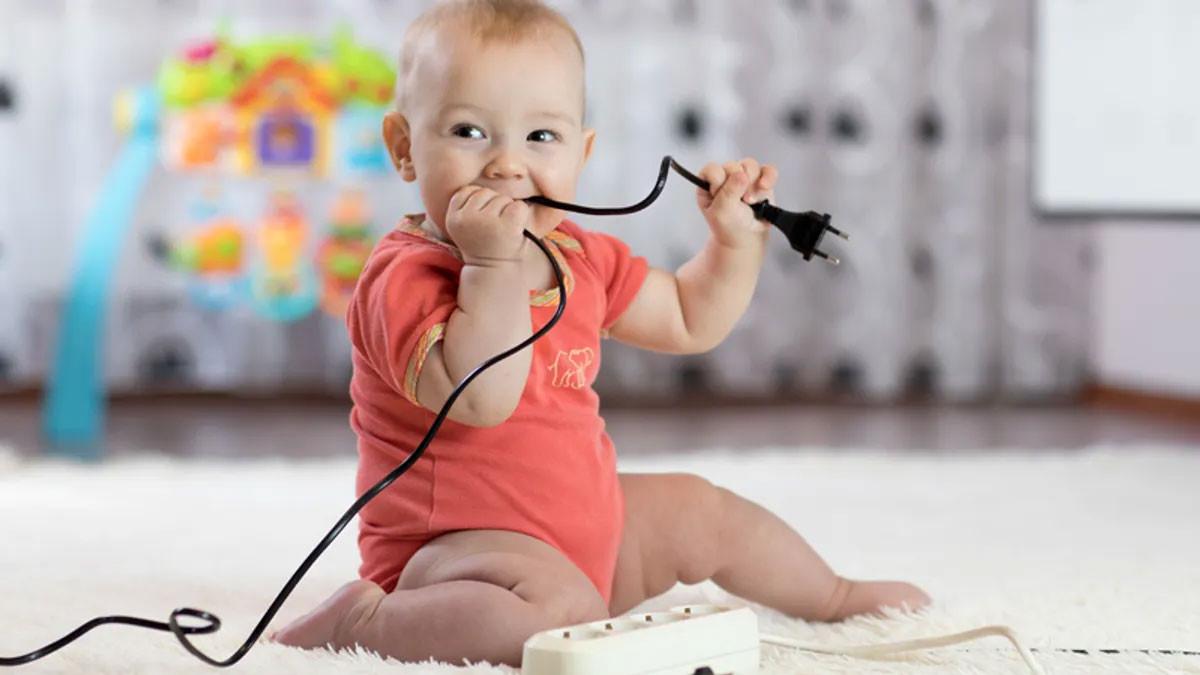 Как да обезопасим дома за малки деца?